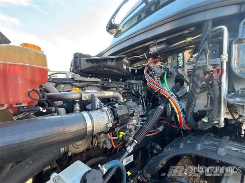 Freightliner Cascadia 126 T/A Sleeper Truck Tractor Влекачи