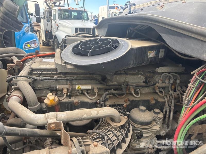 Freightliner Cascadia 125 6x4 T/A Sleeper Truck Tractor (Inoper Motrici e Trattori Stradali