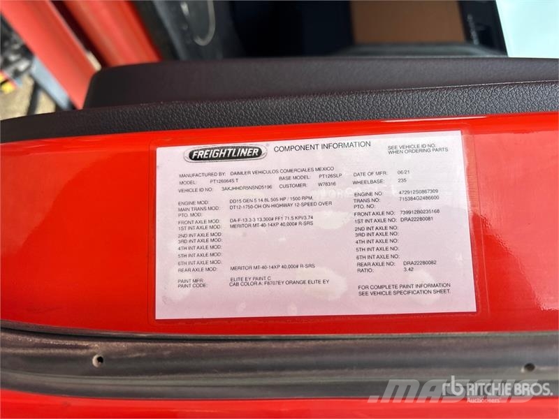 Freightliner Cascadia 126 6x4 T/A Sleeper Truck Tractor (Inoper Truck Tractor Units