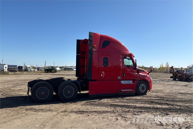Freightliner Cascadia 126 T/A Sleeper Truck Tractor Camiones tractor