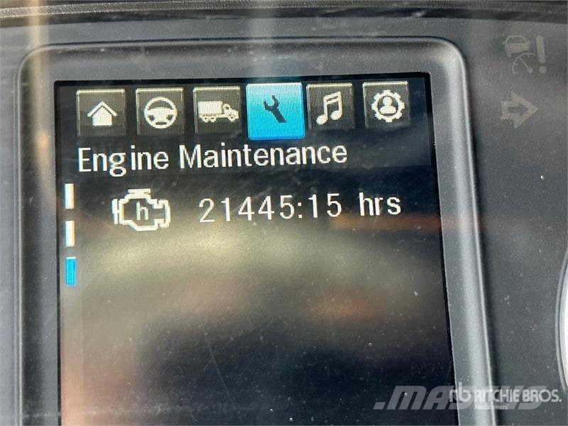 Freightliner Cascadia 126 6x4 T/A Sleeper Truck Tractor Cabezas tractoras
