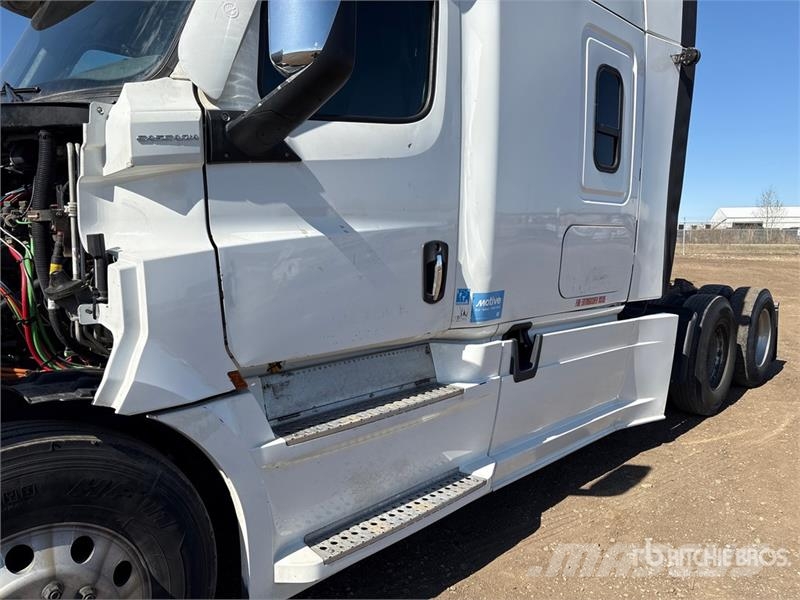 Freightliner Cascadia 113 Тягачі