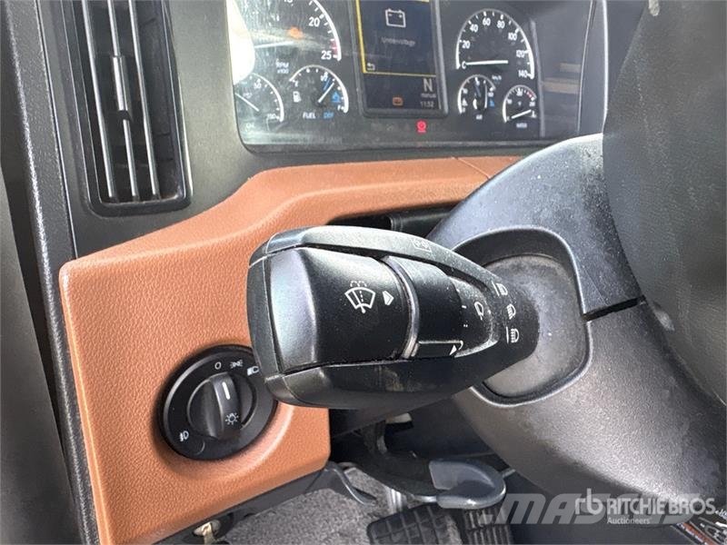 Freightliner Cascadia 113 Vilcēji