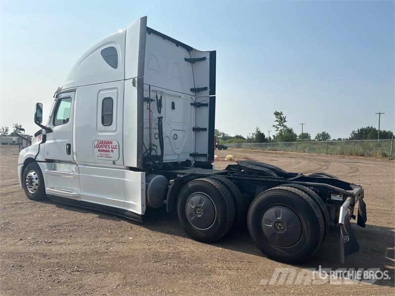 Freightliner Cascadia 113 Vilcēji