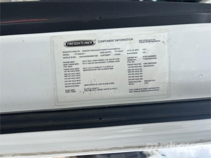 Freightliner Cascadia 126 6x4 T/A Sleeper Truck Tractor Dragbilar