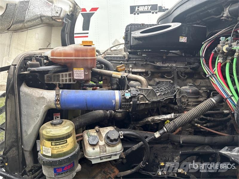 Freightliner Cascadia 126 6x4 T/A Sleeper Truck Tractor Autotractoare