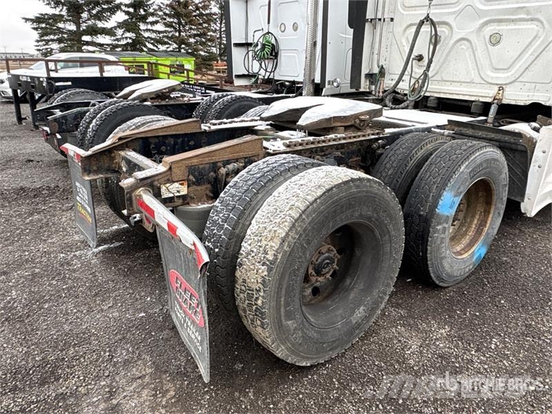 Freightliner Cascadia 125 6x4 T/A Sleeper Truck Tractor Sattelzugmaschinen