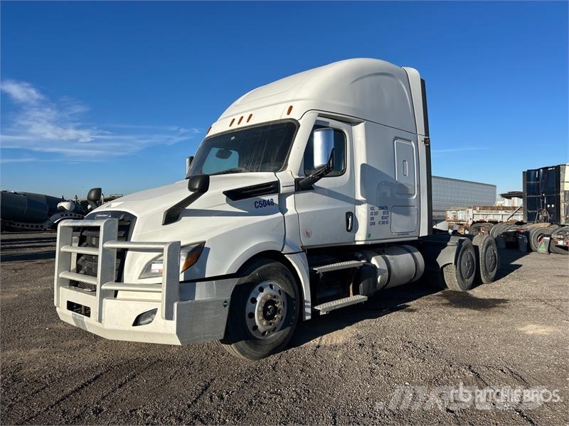 Freightliner Cascadia 126 6x4 T/A Sleeper Truck Tractor Cabezas tractoras