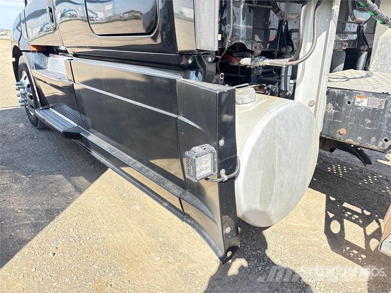 Freightliner Cascadia 126 6x4 T/A Sleeper Truck Tractor Τράκτορες