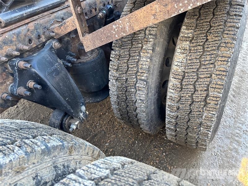 Freightliner Cascadia 126 6x4 T/A Sleeper Truck Tractor Traktorske jedinice