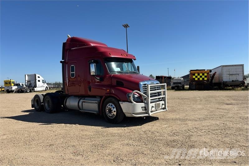Freightliner Cascadia 113 Truck Tractor Units