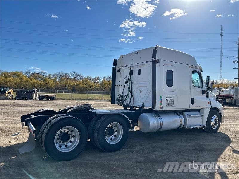 Freightliner Cascadia T/A Sleeper Truck Tractor Vlačilci