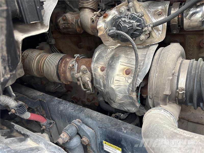 Freightliner Cascadia 6x4 T/A Sleeper Truck Tractor (Inoperable Cabezas tractoras