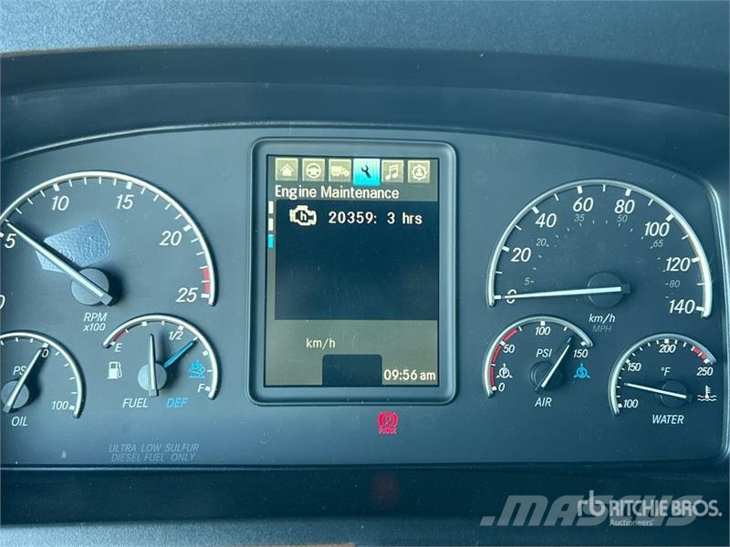 Freightliner Cascadia 126 6x4 T/A Sleeper Truck Tractor Седельные тягачи