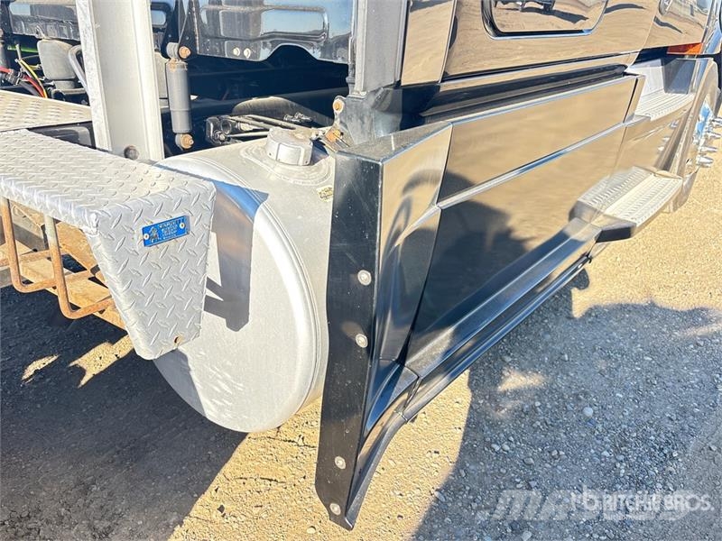 Freightliner Cascadia 126 Tractor Units