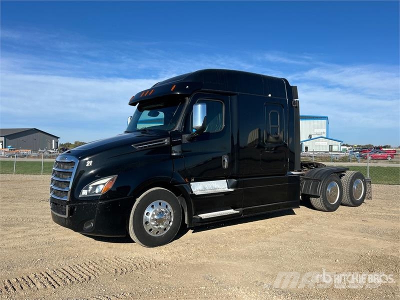 Freightliner Cascadia 126 6x4 T/A Sleeper Truck Tractor Седельные тягачи