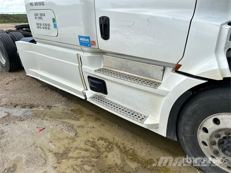 Freightliner Cascadia 126 6x4 T/A Sleeper Truck Tractor (Inoper وحدات الجر