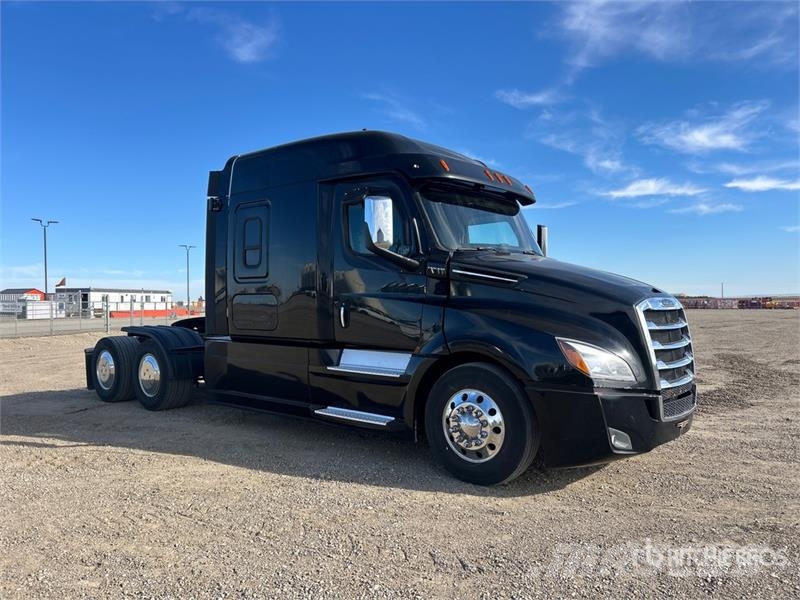 Freightliner Cascadia 126 6x4 T/A Sleeper Truck Tractor Traktorske jedinice