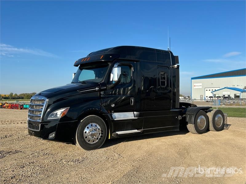 Freightliner Cascadia 126 6x4 T/A Sleeper Truck Tractor Влекачи