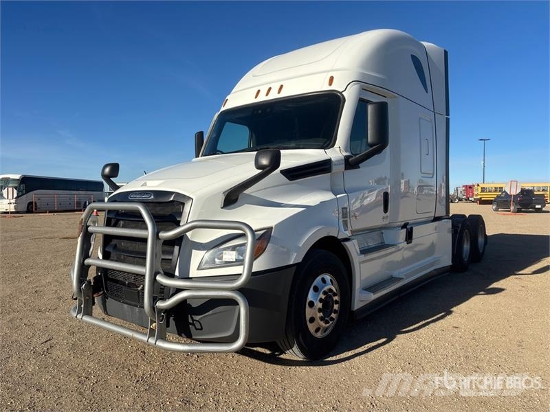 Freightliner Cascadia 6x4 T/A Sleeper Truck Tractor Tegljači