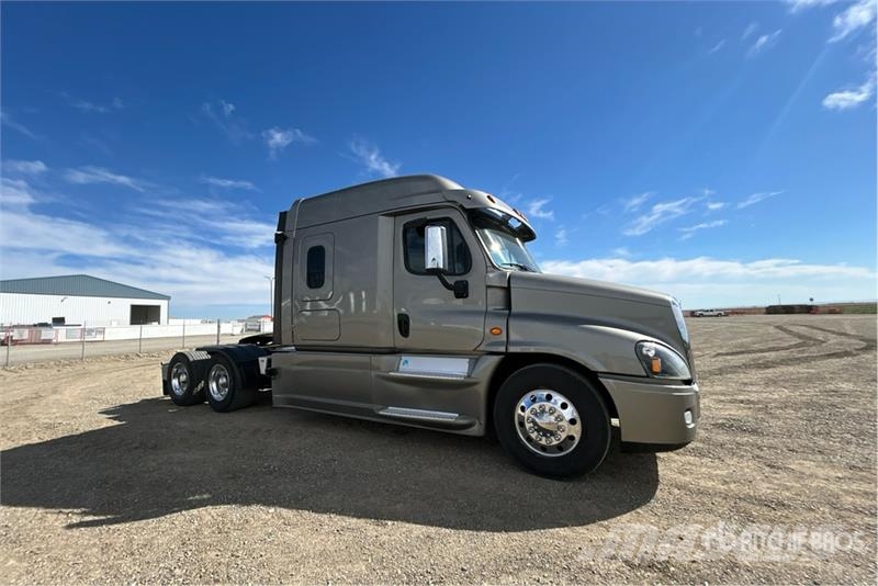 Freightliner Cascadia 125 6x4 T/A Sleeper Truck Tractor Τράκτορες