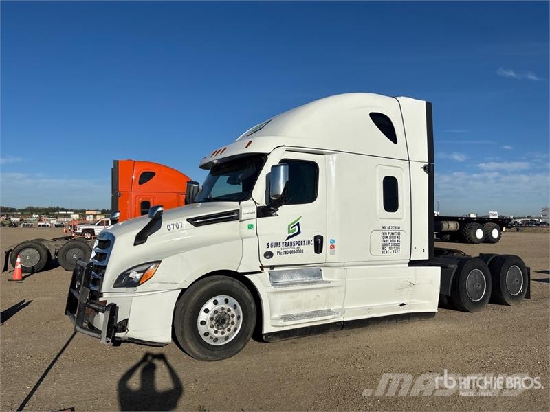 Freightliner Cascadia 126 6x4 T/A Sleeper Truck Tractor (Inoper Tegljači
