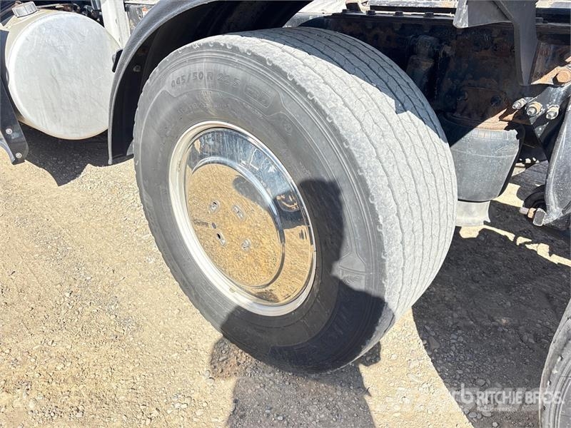 Freightliner Cascadia 126 6x4 T/A Sleeper Truck Tractor Τράκτορες