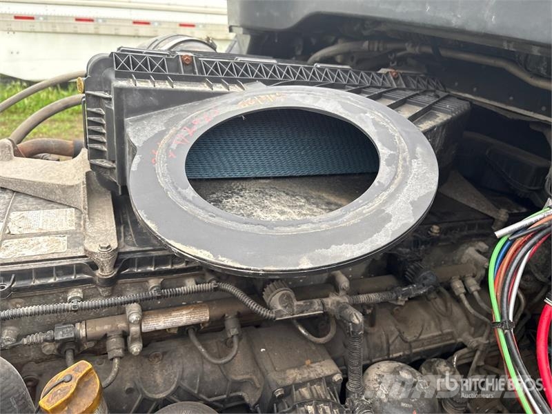 Freightliner Cascadia 126 6x4 T/A Sleeper Truck Tractor Autotractoare