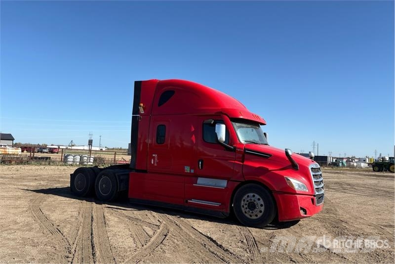 Freightliner Cascadia 126 T/A Sleeper Truck Tractor Camiones tractor