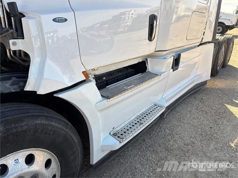 Freightliner Cascadia 126 6x4 T/A Sleeper Truck Tractor Motrici e Trattori Stradali