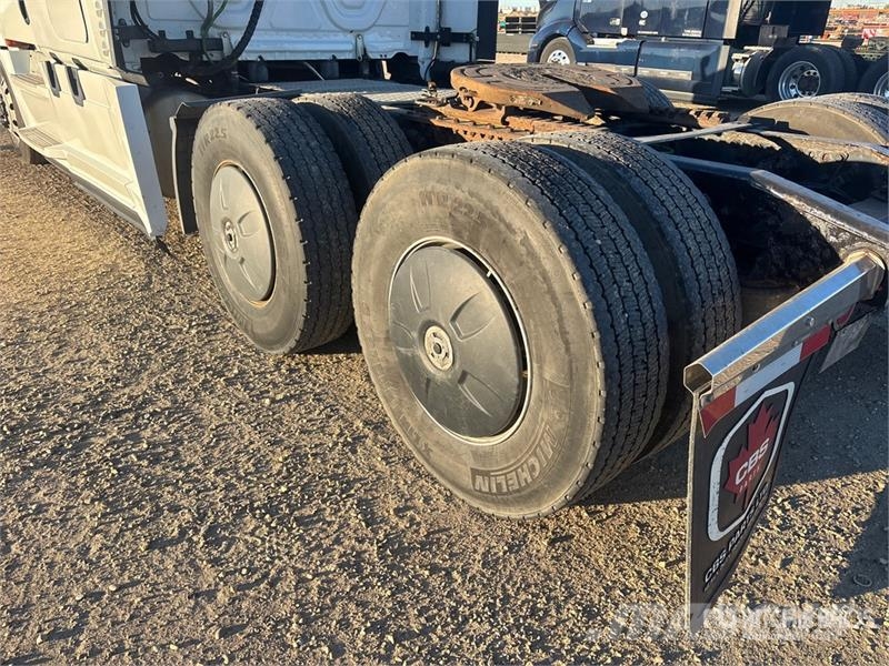 Freightliner Cascadia 6x4 T/A Sleeper Truck Tractor Traktorske jedinice