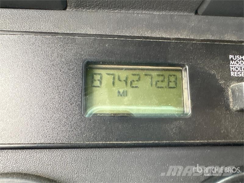 Freightliner Cascadia 125 6x4 T/A Sleeper Truck Tractor Tractor Units