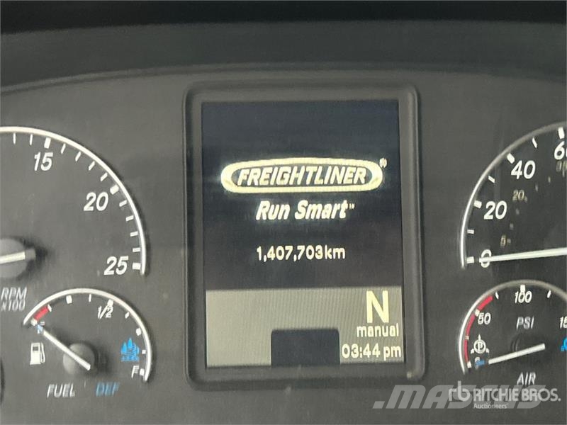 Freightliner Cascadia 126 6x4 T/A Sleeper Truck Tractor Tractor Units