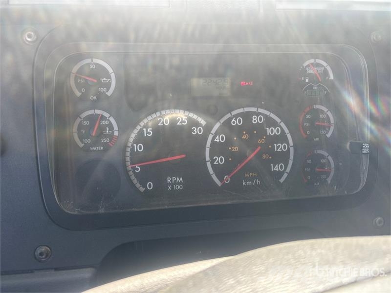 Freightliner Cascadia 125 6x4 Sleeper Car Carrier Truck Autotransporteri
