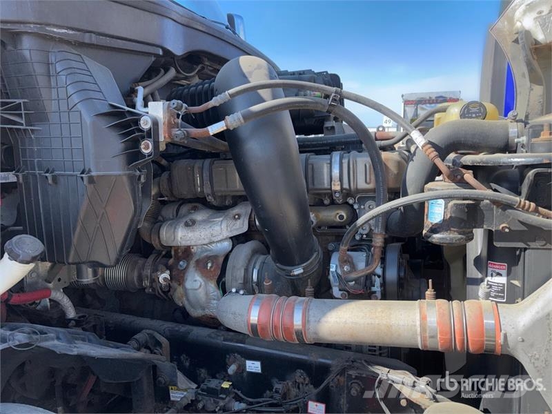 Freightliner Cascadia 126 6x4 T/A Sleeper Truck Tractor Motrici e Trattori Stradali