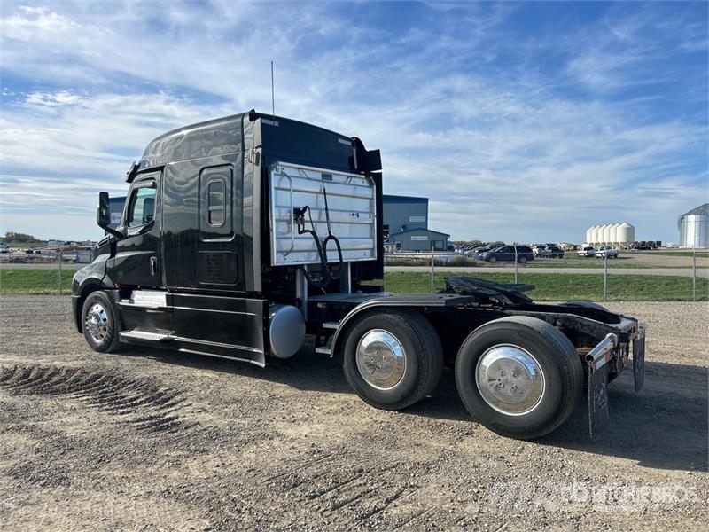 Freightliner Cascadia 126 6x4 T/A Sleeper Truck Tractor Traktorske jedinice