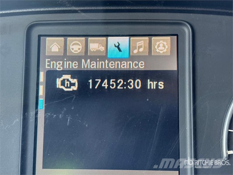 Freightliner Cascadia 126 6x4 T/A Sleeper Truck Tractor Traktorske jedinice