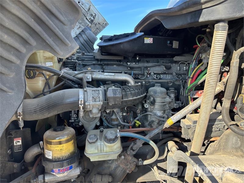 Freightliner Cascadia 6x4 6x4 T/A Sleeper Truck Tractor (Inoper Cabezas tractoras