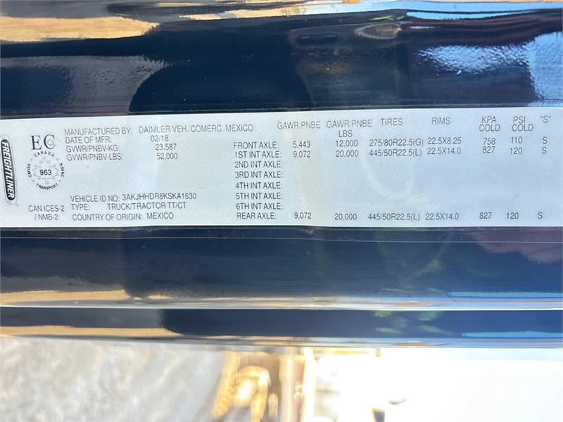 Freightliner Cascadia 126 T/A Sleeper Truck Tractor Влекачи
