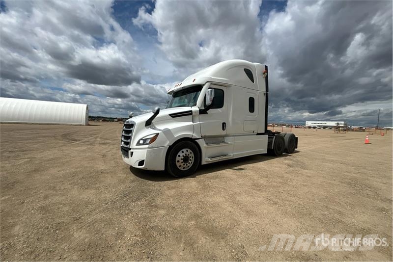Freightliner Cascadia 126 6x4 T/A Sleeper Truck Tractor Dragbilar