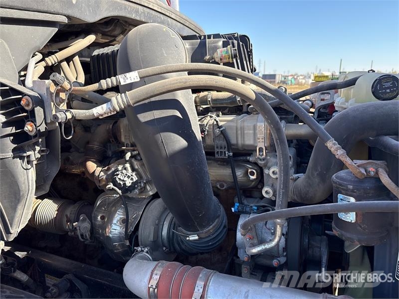 Freightliner Cascadia 126 T/A Sleeper Truck Tractor Camiones tractor
