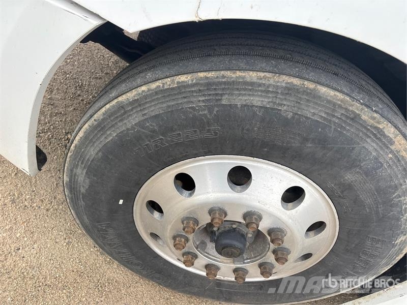 Freightliner Cascadia 126 6x4 T/A Sleeper Truck Tractor Dragbilar