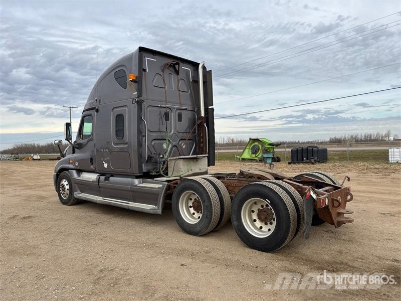 Freightliner Cascadia 6x4 T/A Sleeper Truck Tractor Sattelzugmaschinen