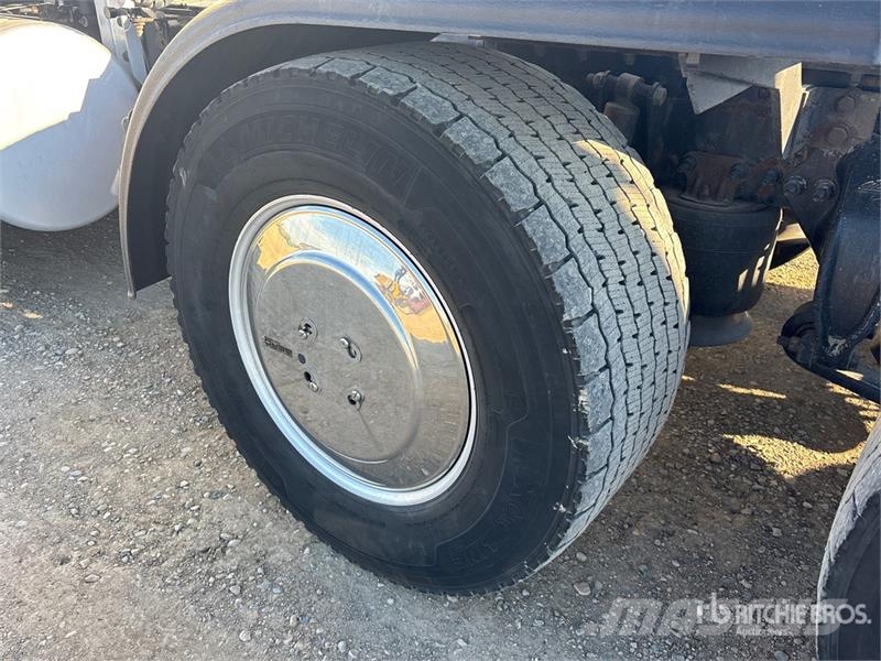Freightliner Cascadia 126 Tractor Units