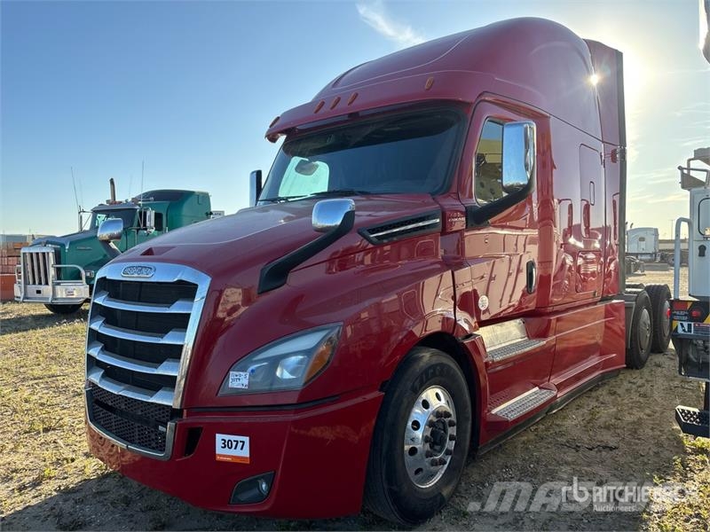 Freightliner Cascadia 126 6x4 T/A Sleeper Truck Tractor Traktorske jedinice