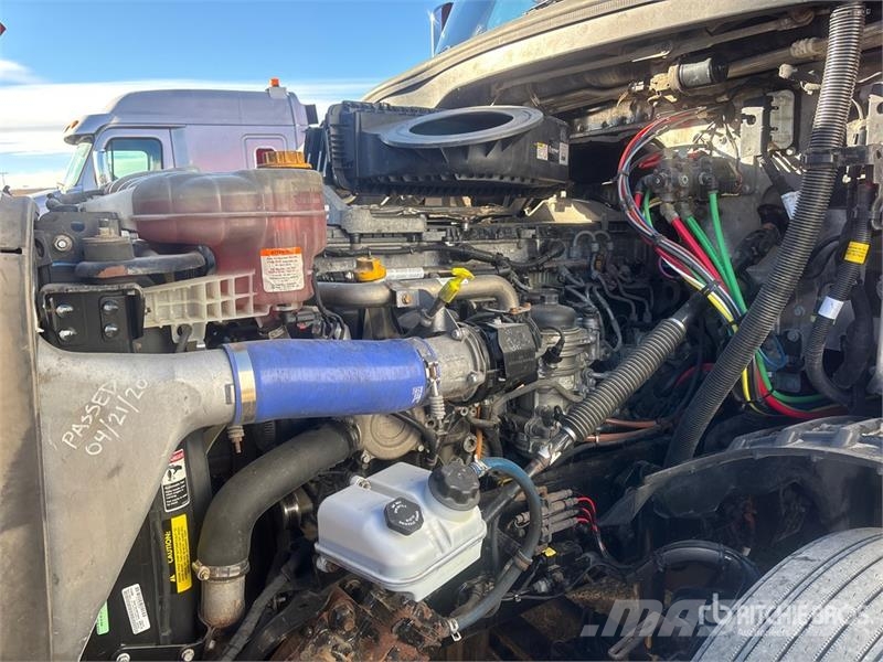 Freightliner Cascadia Electric 6x4 T/A Sleeper Truck Tractor (I Sattelzugmaschinen