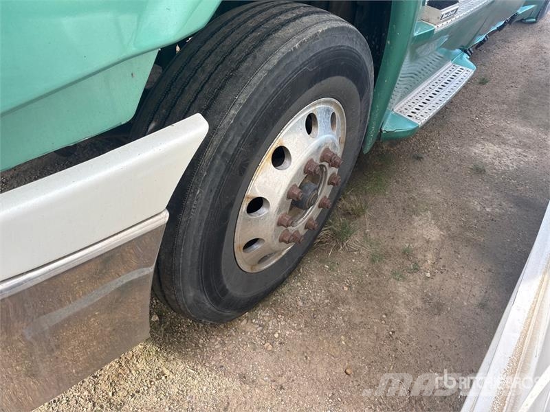 Freightliner Cascadia 125 6x4 T/A Sleeper Truck Tractor (Inoper Motrici e Trattori Stradali