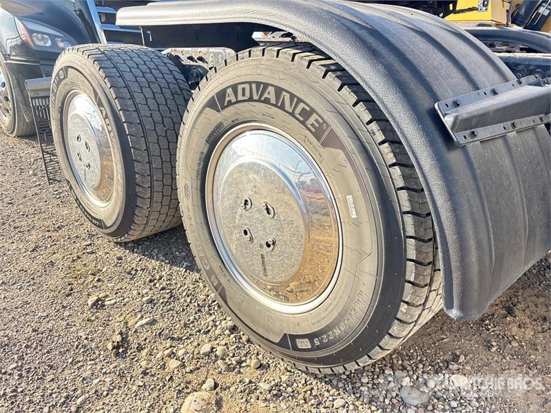 Freightliner Cascadia 126 T/A Sleeper Truck Tractor Влекачи