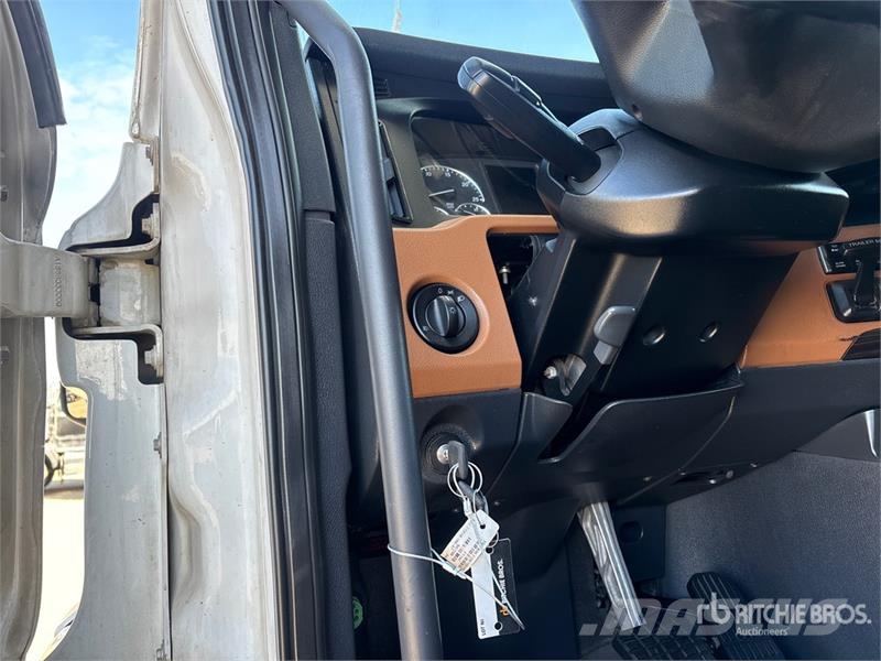Freightliner Cascadia 126 6x4 T/A Sleeper Truck Tractor Motrici e Trattori Stradali