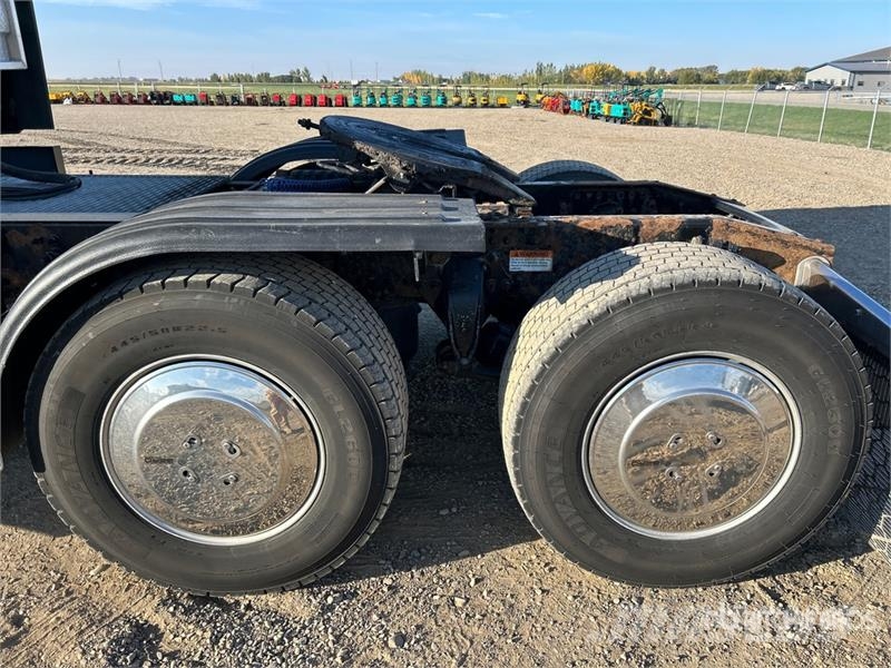 Freightliner Cascadia 126 6x4 T/A Sleeper Truck Tractor Влекачи